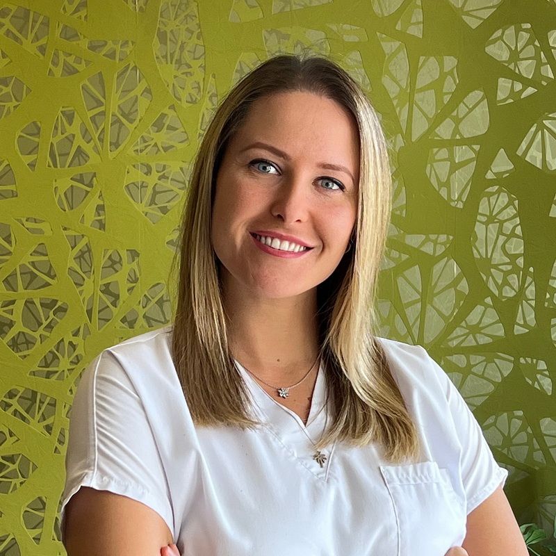 Dr Csák Júlia Lujza Fogorvos Szabadidőmben szívesen utazok, búvárkodom, imádom az állatokat. Igazi világjáró vagyok, aki emellett imádja a diy dolgokat.
